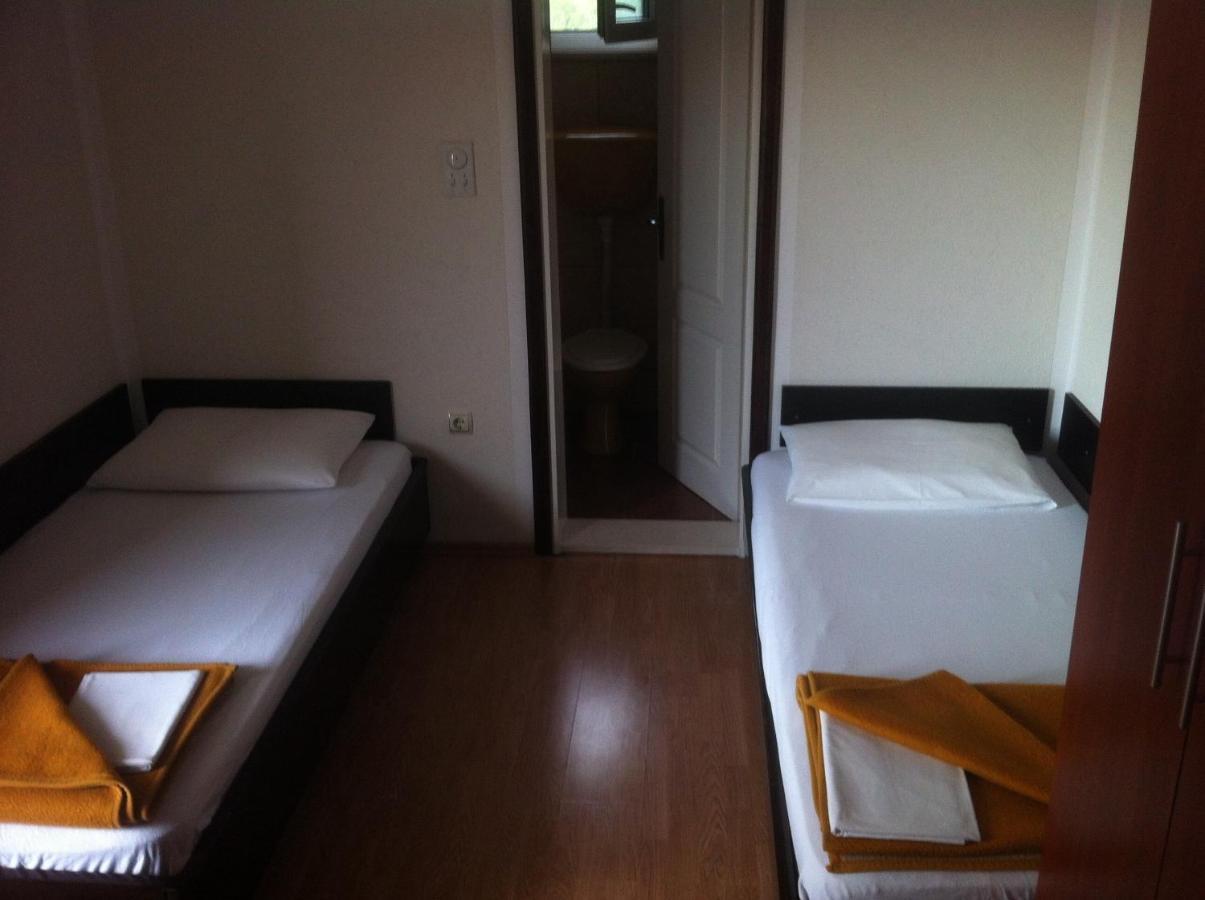 Apartments Avdic Sutomore Oda fotoğraf