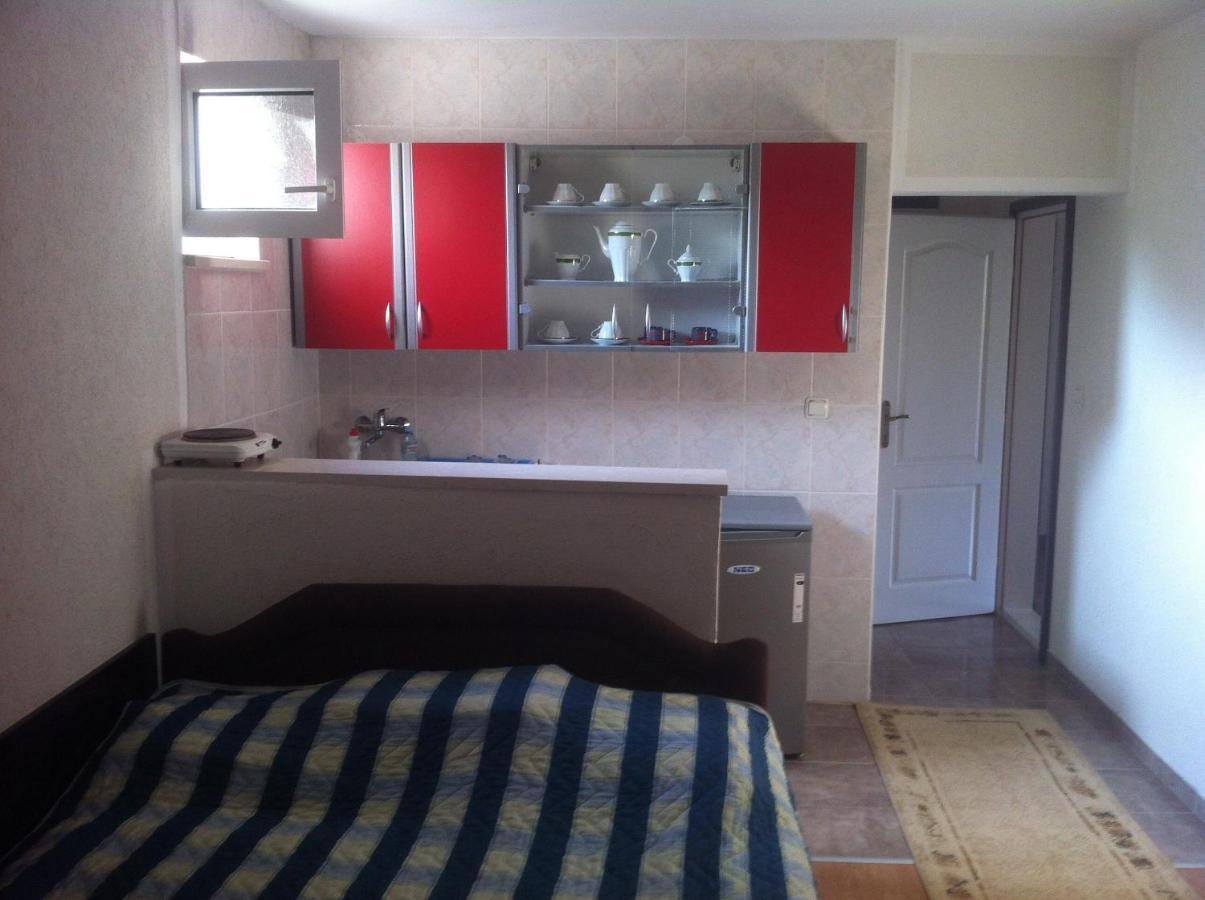 Apartments Avdic Sutomore Oda fotoğraf